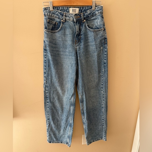 BDG Denim - Urban Outfitters BDG jeans Mom High-Rise Jean -
Acid Wash women’s size 25